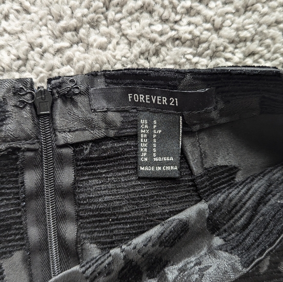 Forever 21 jacquard mini skirt - Picture 3 of 3